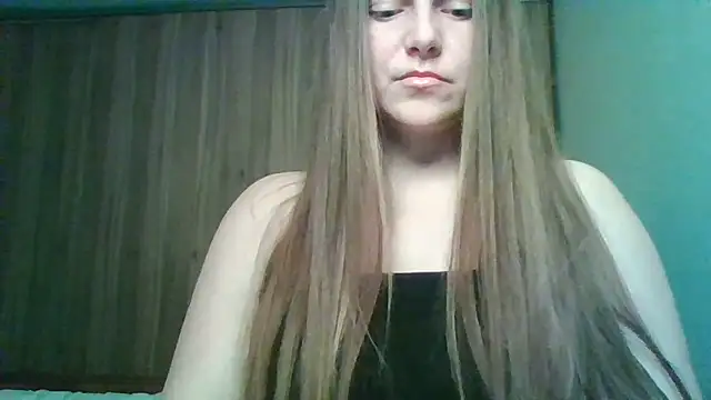Snapshot of Evasapples chatting on May 24, 2026, 8:03 pm Evasapples online show from May 24, 2026, 8:03 pm