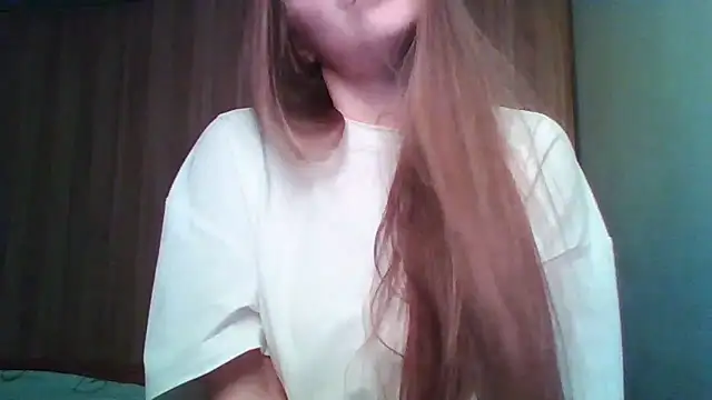 Snapshot of Evasapples chatting on June 4, 2026, 6:36 pm Evasapples online show from June 4, 2026, 6:36 pm