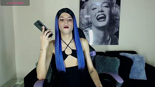 Realbadbxtch online show from December 18, 2024, 8:47 pm