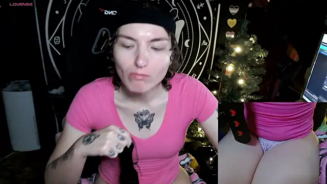 BrandiWRLD 999 online show from December 20, 2024, 6:24 pm