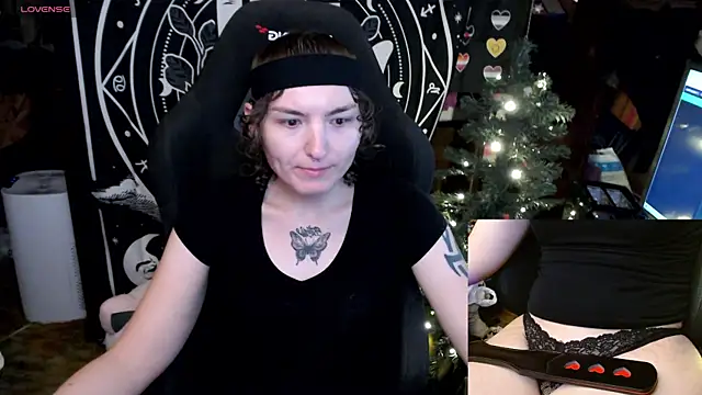 BrandiWRLD 999 online show from December 31, 2024, 6:46 pm