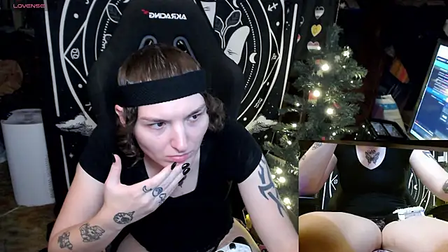 BrandiWRLD 999 online show from January 4, 2025, 3:07 am