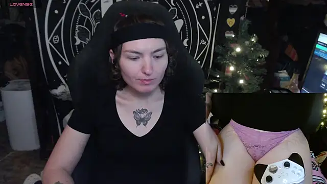 BrandiWRLD 999 online show from January 26, 2025, 6:16 pm