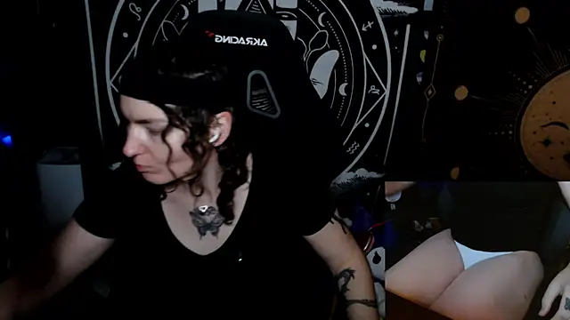 BrandiWRLD 999 online show from September 30, 2025, 7:19 pm