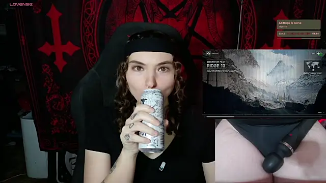 BrandiWRLD 999 online show from November 9, 2025, 7:56 pm