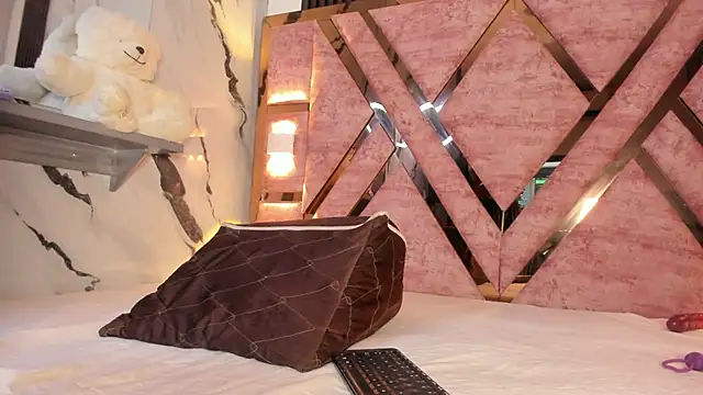 tifany bigdick online show from February 24, 2026, 6:39 pm