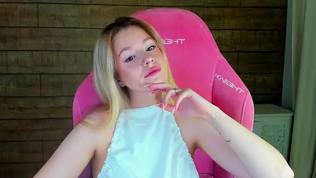 MilanaBalmain online show from March 2, 2026, 5:08 am