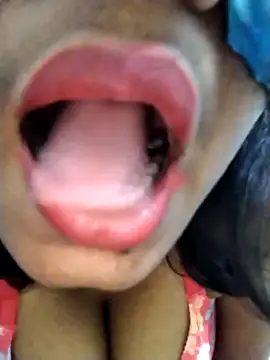 Snapshot of Zaraangle chatting on February 21, 2026, 7:04 pm Zaraangle online show from February 21, 2026, 7:04 pm