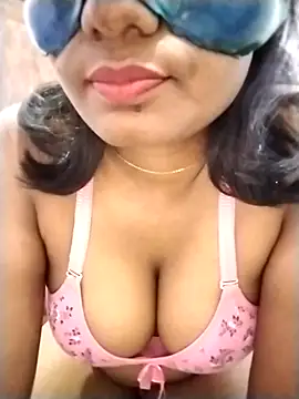 Snapshot of Zaraangle chatting on March 4, 2026, 12:27 am Zaraangle online show from March 4, 2026, 12:27 am