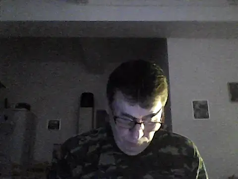 Snapshot of Lisak951 chatting on December 19, 2024, 5:40 pm Lisak951 online show from December 19, 2024, 5:40 pm