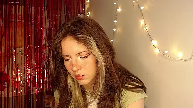 cherrybom969 online show from December 19, 2024, 3:40 am