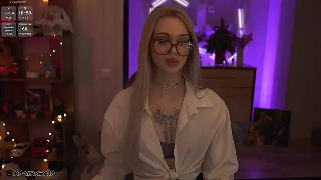 ManiFreyja online show from February 3, 2026, 11:32 pm