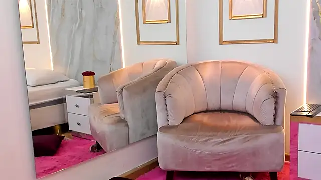 AmandaMartinez  online show from March 3, 2025, 6:22 pm