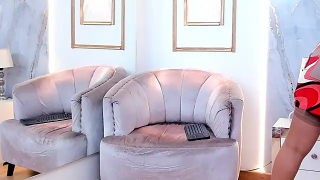 AmandaMartinez  online show from October 4, 2025, 12:36 pm