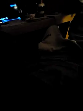 Snapshot of Polish41 chatting on October 19, 2025, 2:01 am Polish41 online show from October 19, 2025, 2:01 am