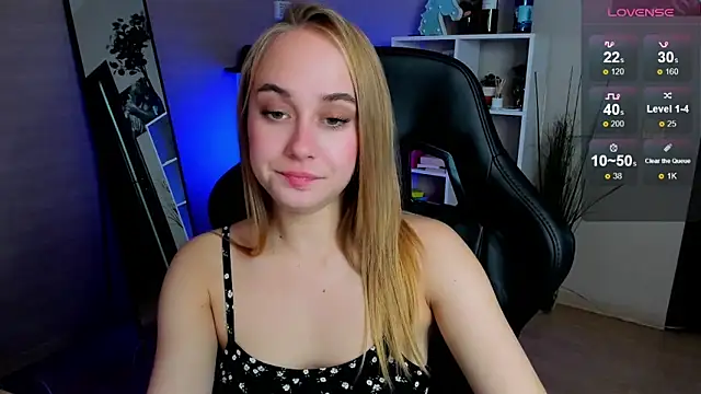 LianaBright online show from October 12, 2025, 2:10 am