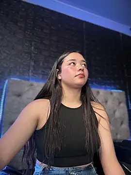 Paloma  LS online show from November 5, 2025, 5:02 pm