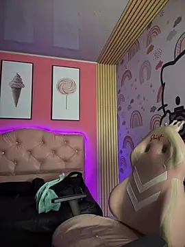 Paloma  LS online show from December 20, 2025, 2:02 pm