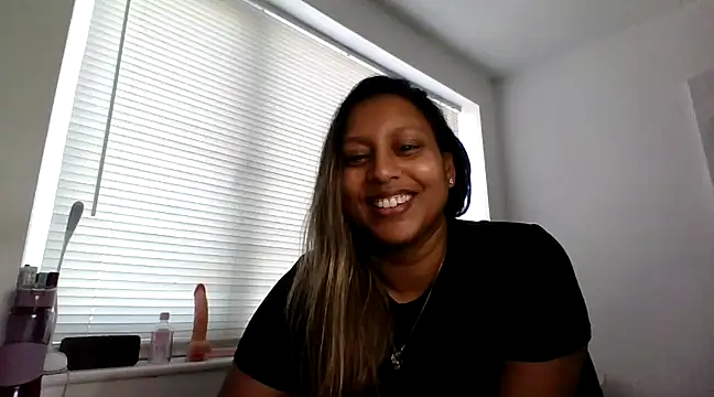 TEMPTING-TAMMY online show from March 5, 2025, 1:17 pm