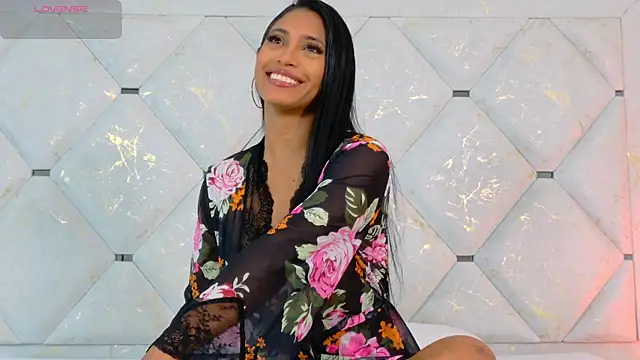 Snapshot of Anna_risse chatting on October 6, 2025, 4:10 am Anna risse online show from October 6, 2025, 4:10 am
