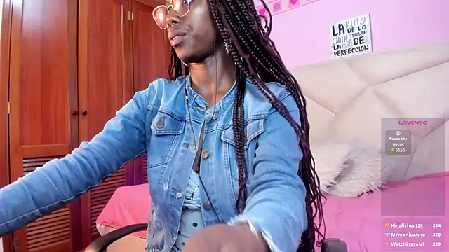 CoccoBele69 online show from December 7, 2024, 3:36 am