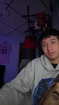 Snapshot of Stiven_017 chatting on February 19, 2026, 12:28 am Stiven 017 online show from February 19, 2026, 12:28 am