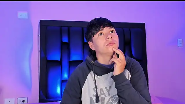 AbbySmiitth  online show from March 6, 2025, 12:09 pm