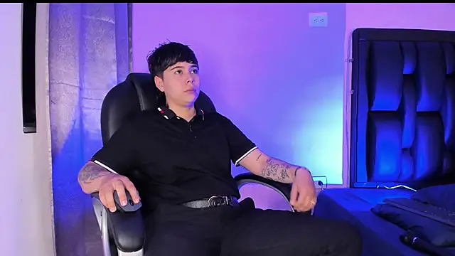 AbbySmiitth  online show from March 7, 2025, 12:12 pm