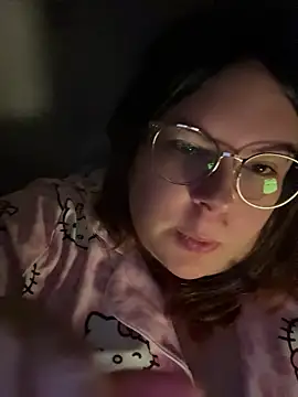 Snapshot of yourcutesarah chatting on May 14, 2026, 8:37 pm yourcutesarah online show from May 14, 2026, 8:37 pm