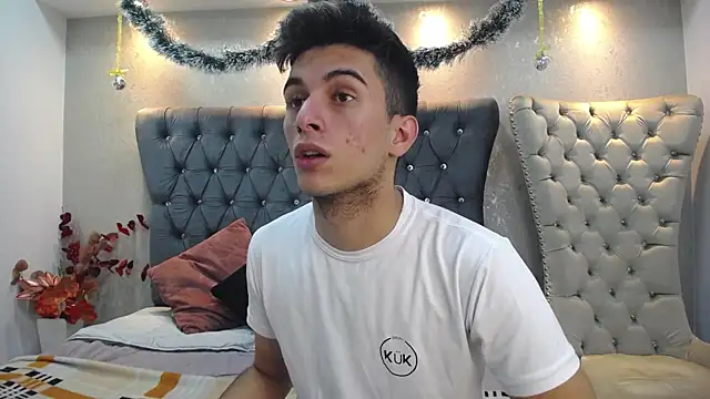 MrWilliseo online show from December 20, 2024, 7:50 pm