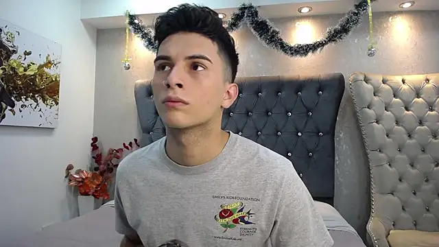 MrWilliseo online show from December 25, 2024, 5:47 pm