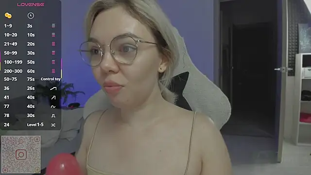 whoa-hoa-hoa-hoa-hoa online show from September 23, 2025, 4:10 pm