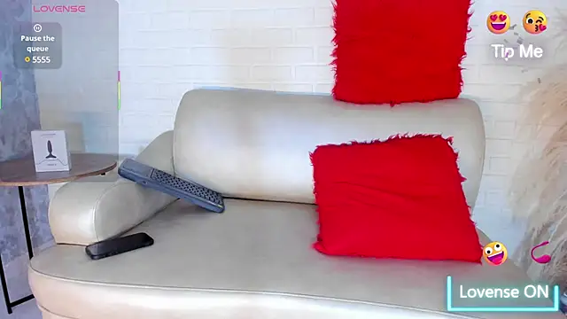 KENDER21  online show from February 25, 2025, 3:49 pm