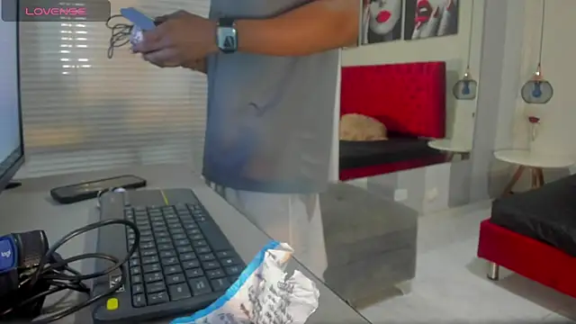 KENDER21  online show from March 12, 2025, 12:47 pm