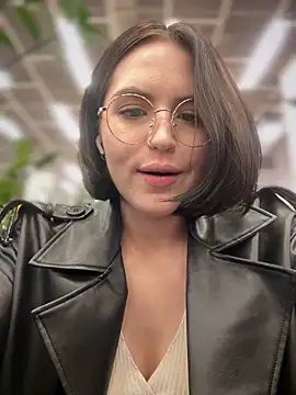 meow girl online show from December 10, 2024, 3:12 pm