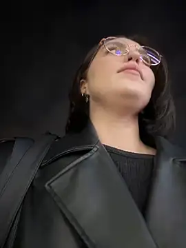 meow girl online show from December 12, 2024, 2:11 pm