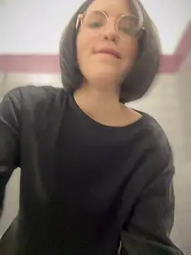 meow girl online show from December 13, 2024, 1:12 pm