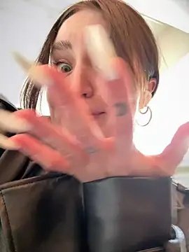 meow girl online show from March 11, 2025, 8:52 am