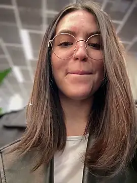 meow girl online show from October 11, 2025, 12:04 pm