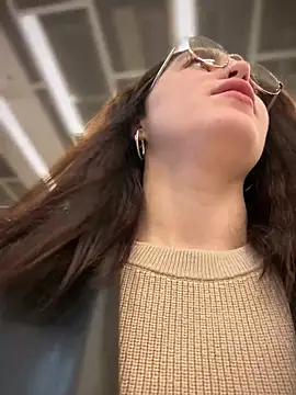 meow girl online show from October 28, 2025, 10:52 am