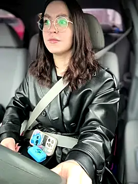 meow girl online show from November 25, 2025, 10:04 am