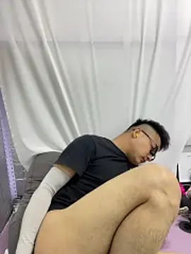 lixiaoshuai8 online show from March 17, 2026, 7:12 am