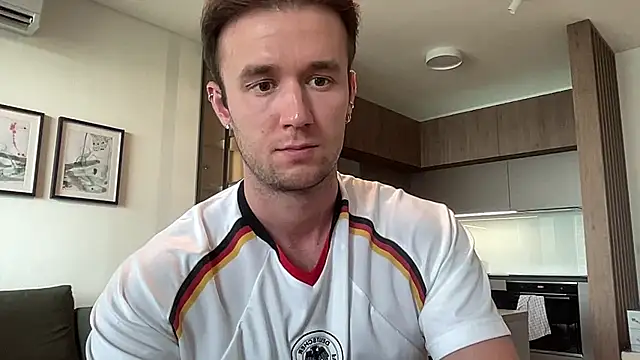 Snapshot of cute_mark chatting on July 18, 2026, 8:18 am cute mark online show from July 18, 2026, 8:18 am