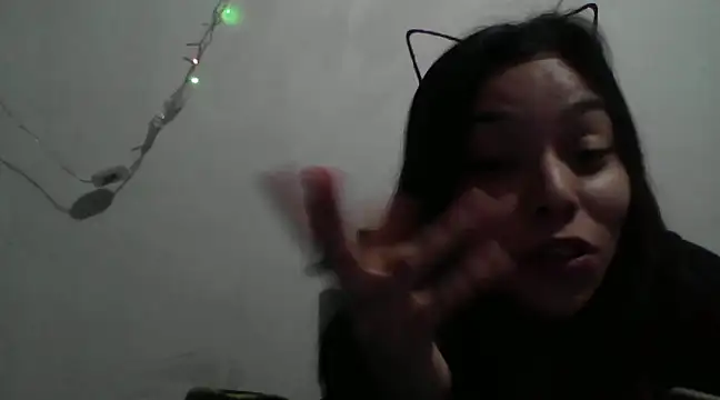 adry moon666 online show from December 13, 2024, 5:05 am