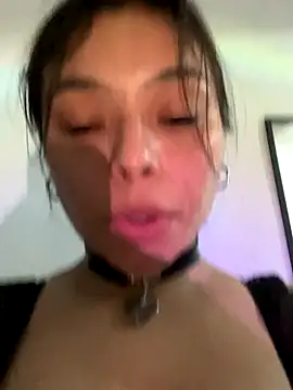 adry moon666 online show from September 18, 2025, 6:26 am