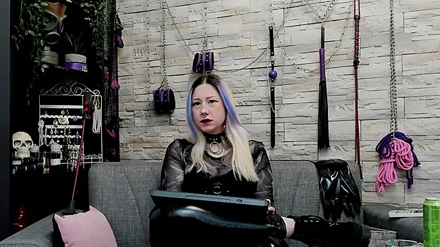 CruelMistress online show from January 11, 2026, 1:32 am