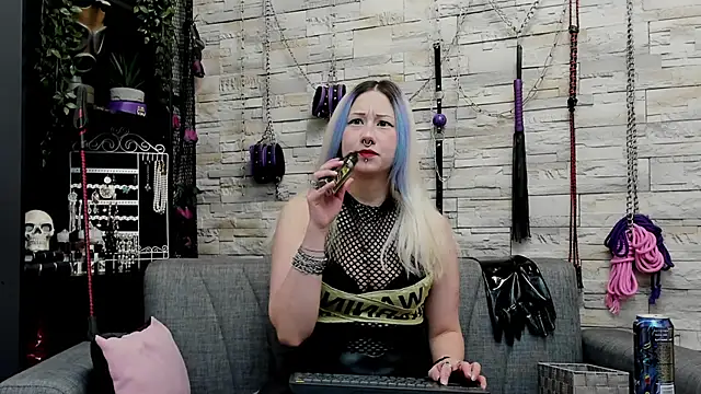 CruelMistress online show from January 14, 2026, 1:33 am