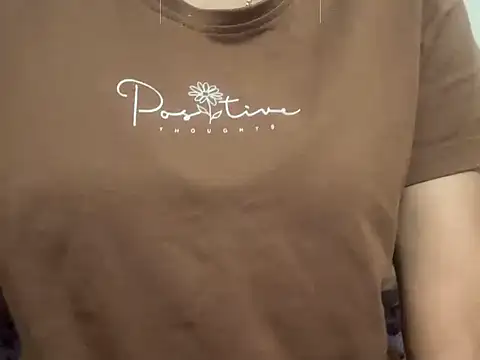  FluffyHxney  online show from March 6, 2025, 11:03 am