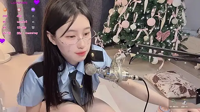 JennieKim RoseannePark online show from December 25, 2024, 5:37 pm