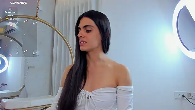 Venusflame   online show from October 31, 2025, 11:55 am